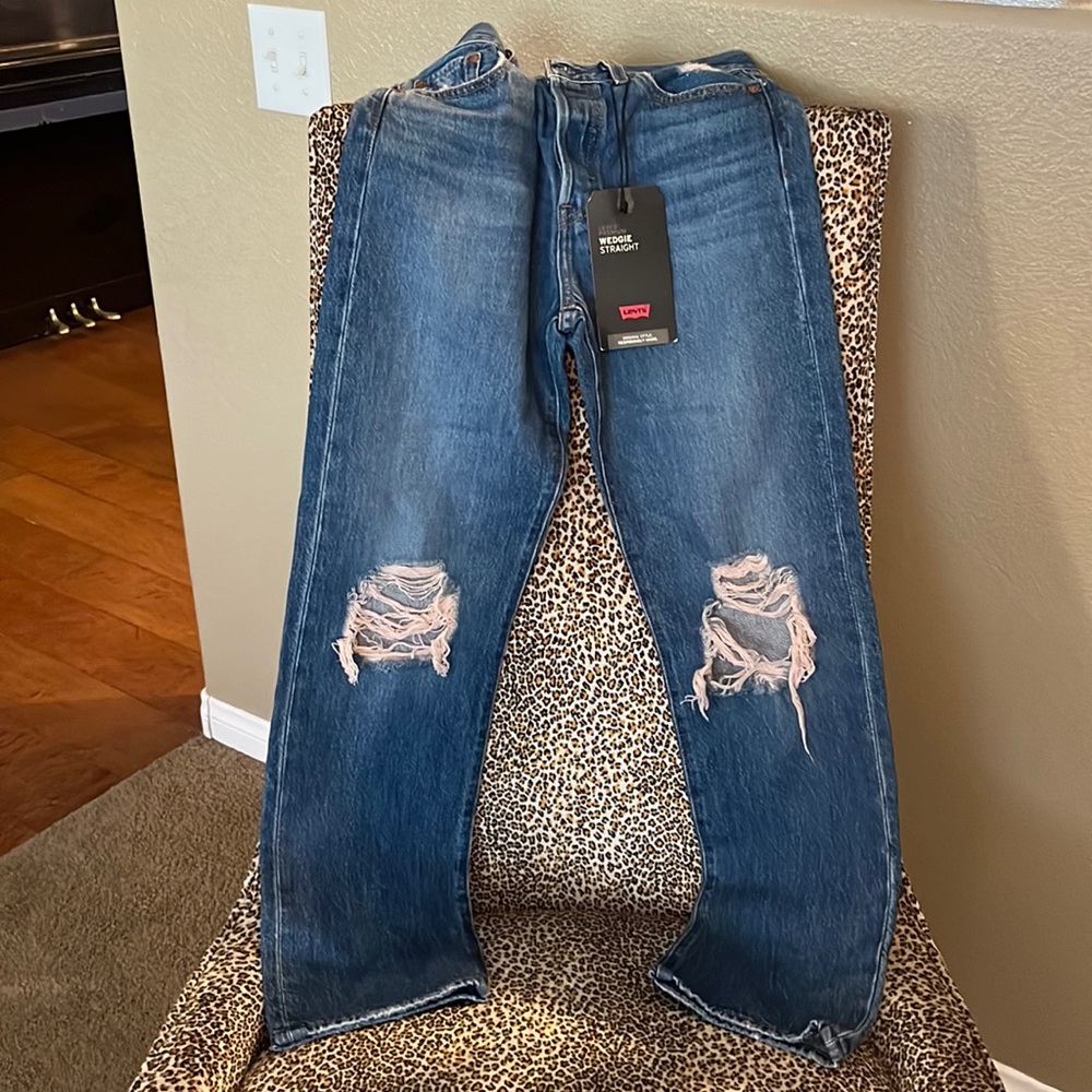 Levi’s // Wedgie Straight Jeans NWT🌛